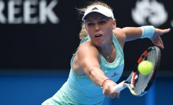 Caroline Wozniacki will meet Azarenka on day 4 of Australian Open 2015