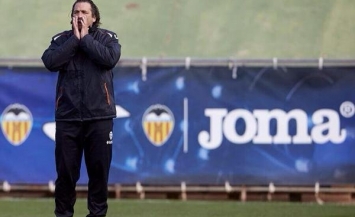 Will Juan Antonio Pizzi be able to recover his team's morale for the local derby against Elche?