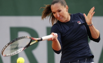 Jelena Jankovic is facing a difficult match against Cirstea